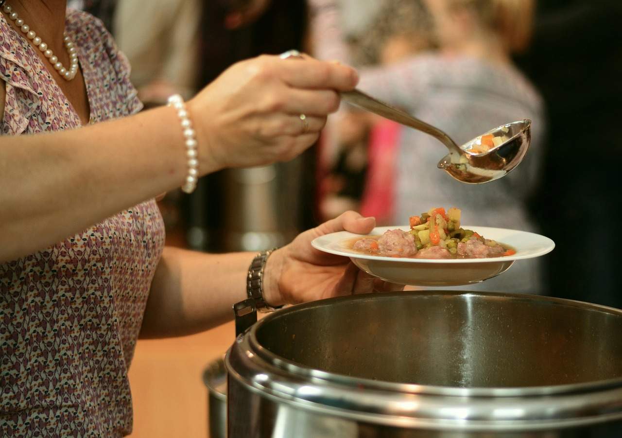 soup, soup kitchen, fed up, hungry, food distribution, food, cook, meal, kitchen, plate, vegetable soup, aid project, refugees, help, soup, soup, soup, soup, soup kitchen, soup kitchen, soup kitchen, soup kitchen, soup kitchen, hungry, refugees, help